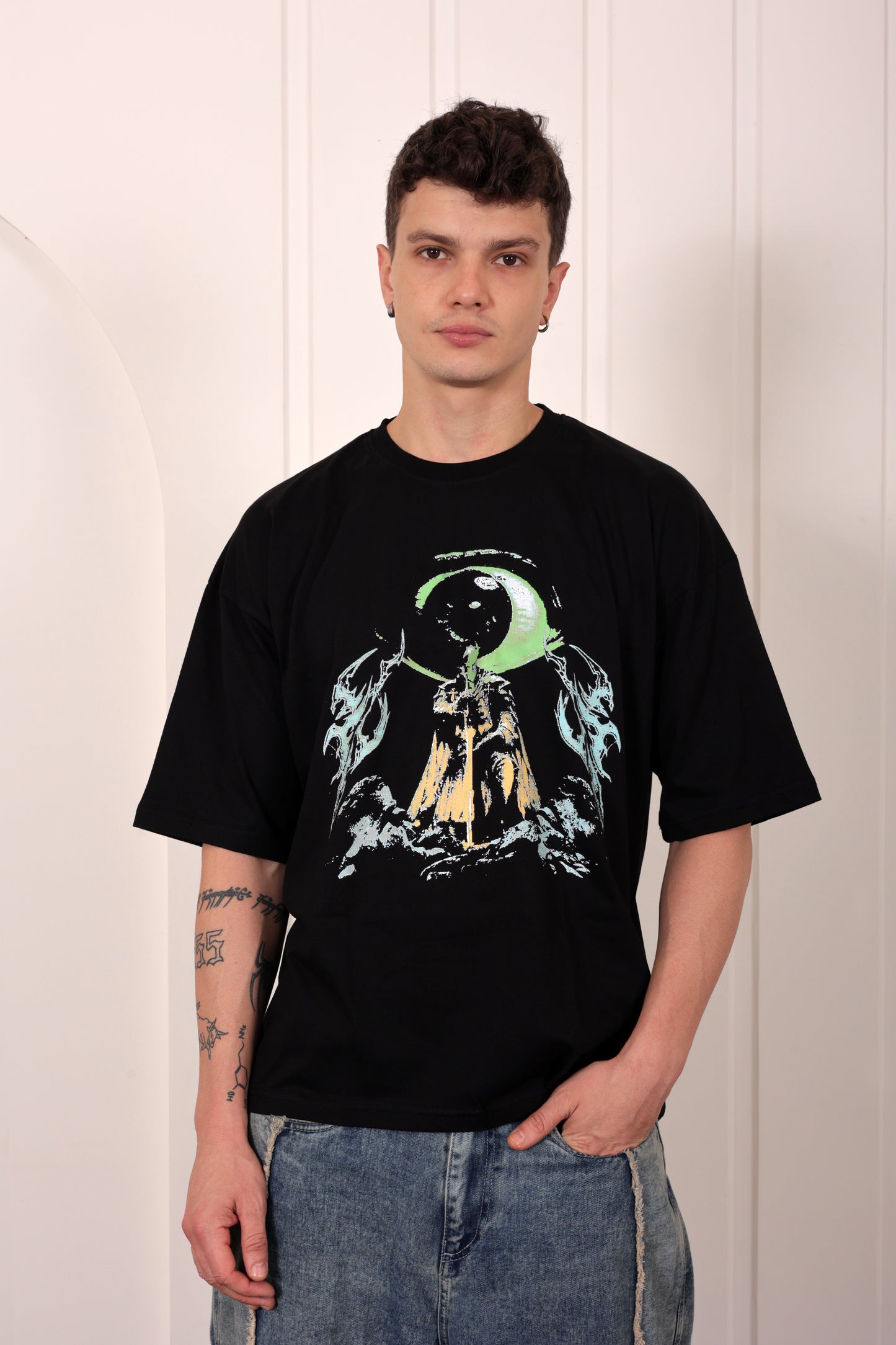 The Fallen Knight in Black Oversized Printed T-shirt