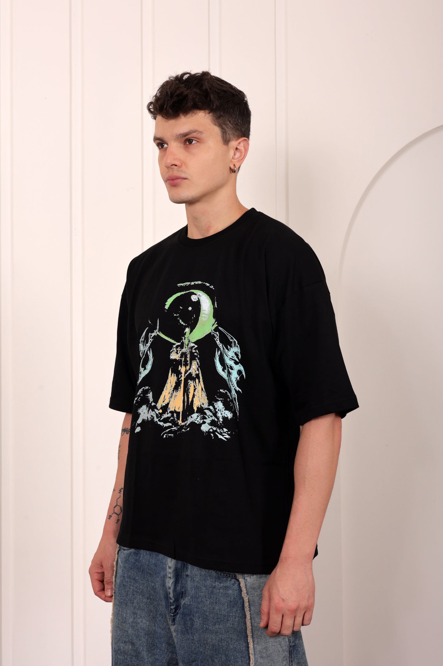 The Fallen Knight in Black Oversized Printed T-shirt