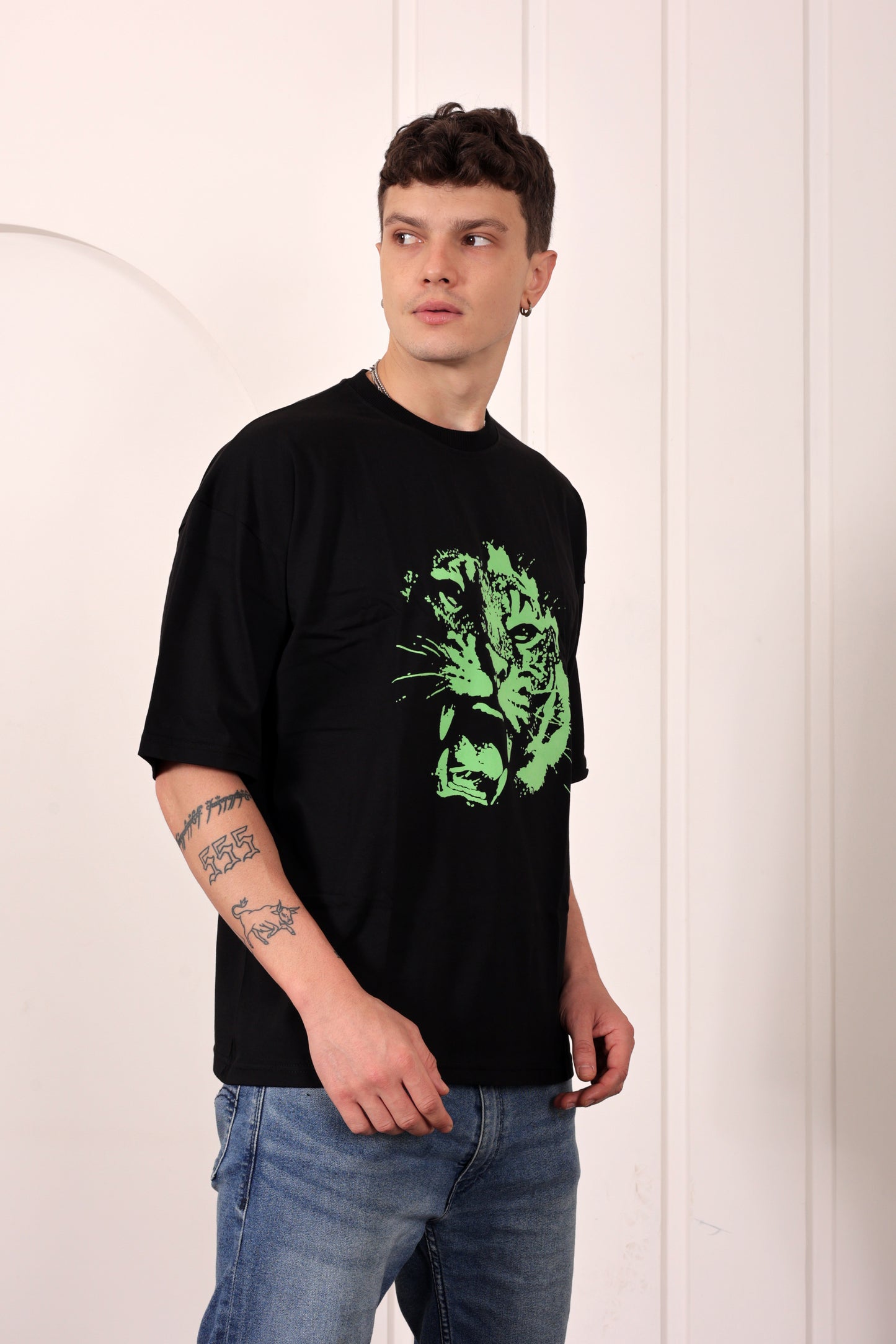Roar Black Oversized Printed T-shirt