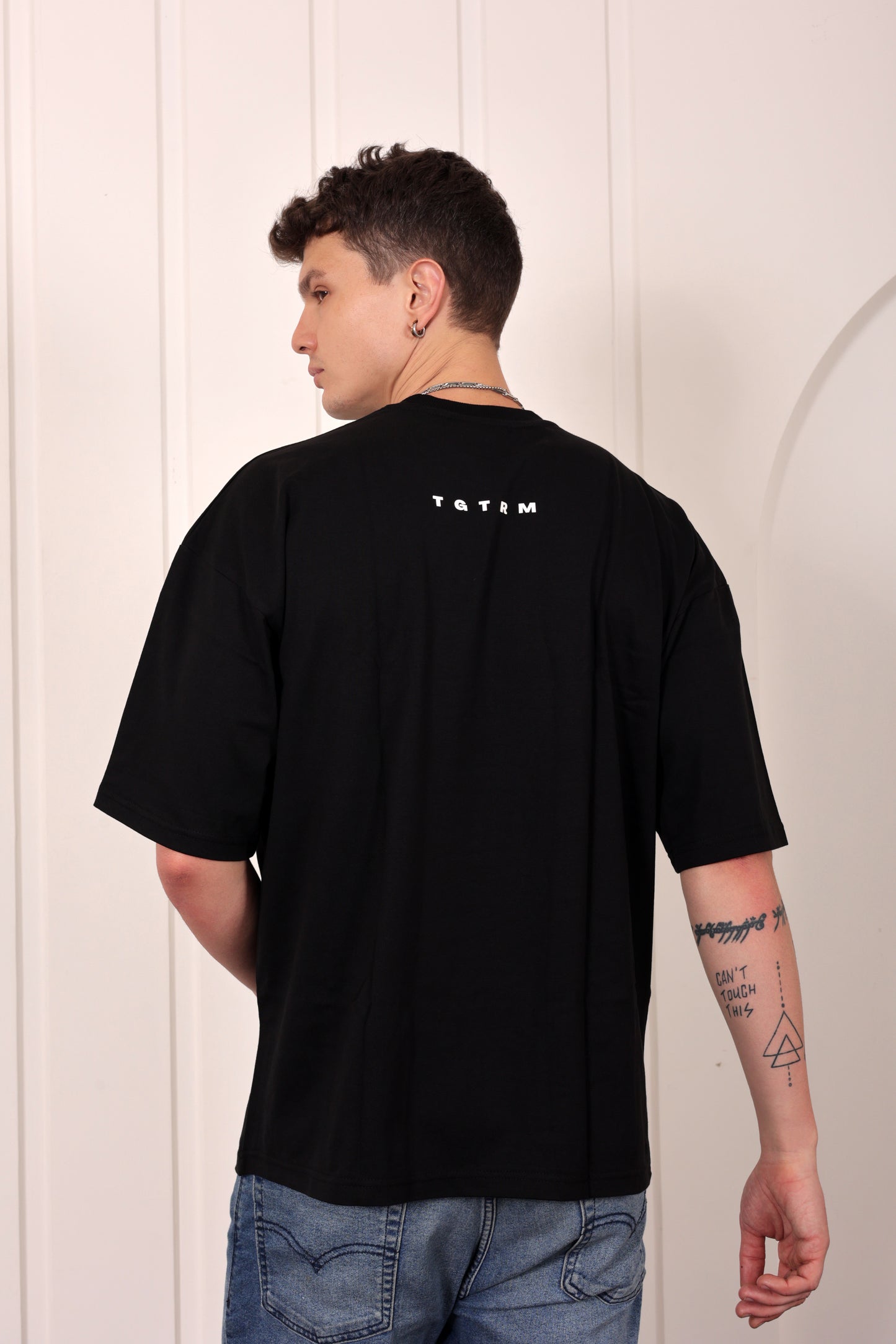Roar Black Oversized Printed T-shirt