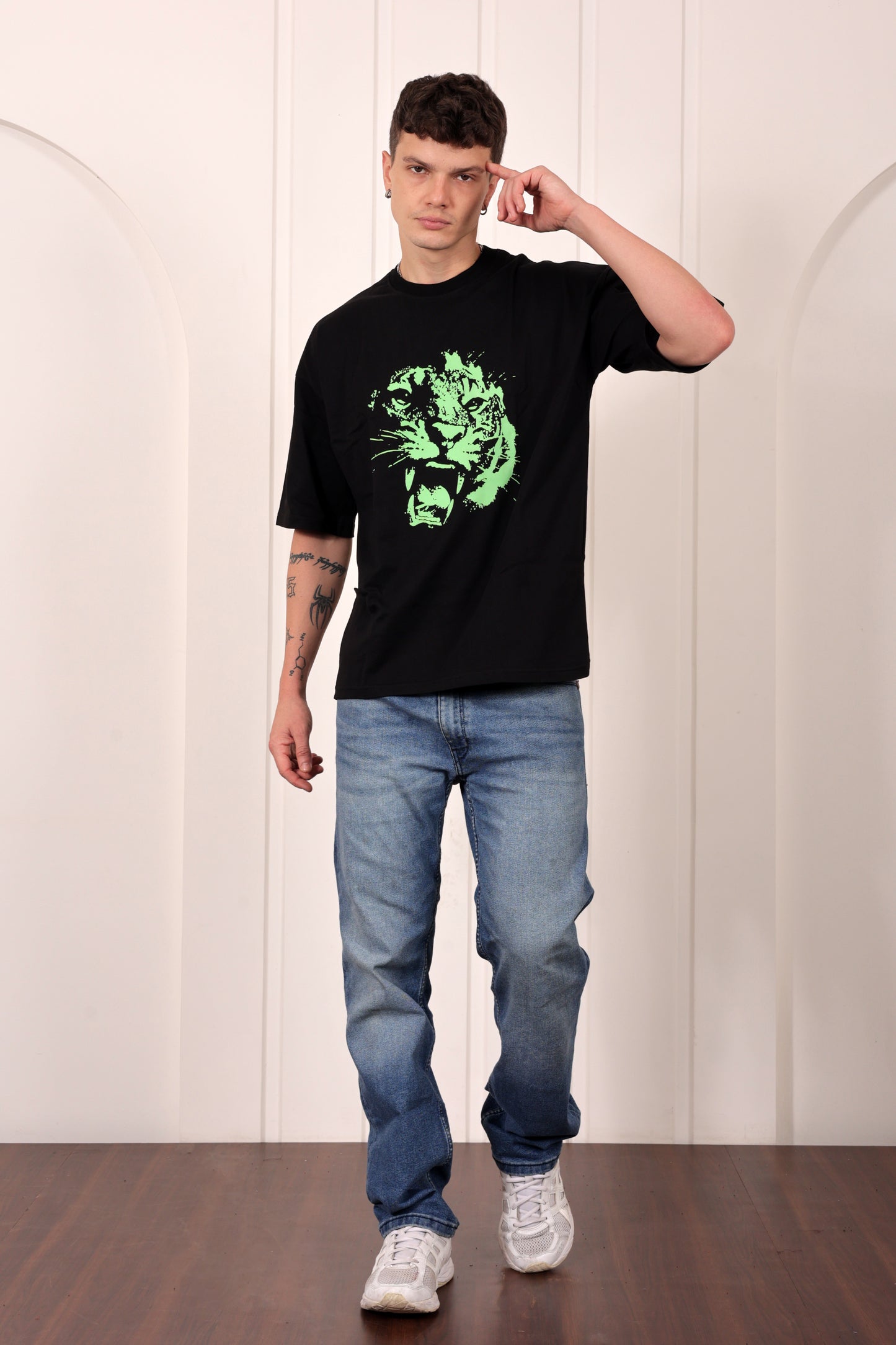 Roar Black Oversized Printed T-shirt