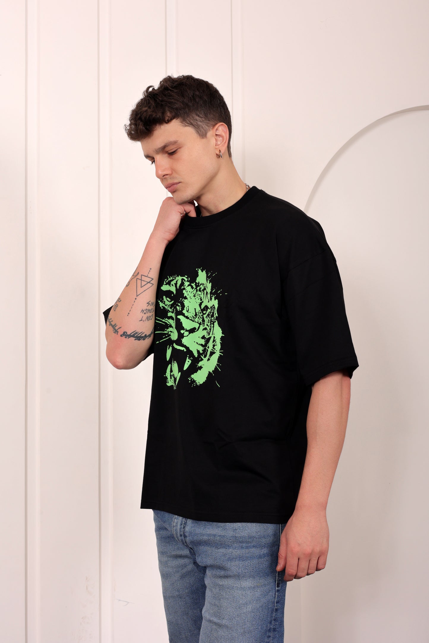 Roar Black Oversized Printed T-shirt