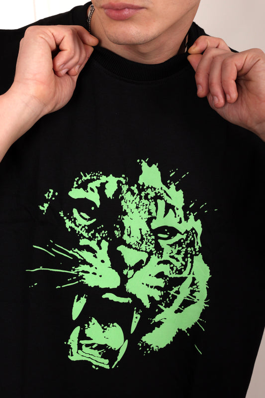 Roar Black Oversized Printed T-shirt